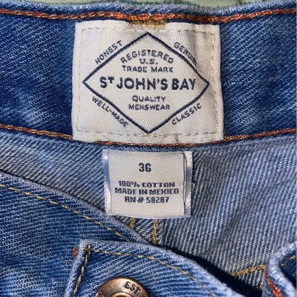 St John’s Bay Men’s Denim shorts.  SZ 36 - Picture 2 of 4